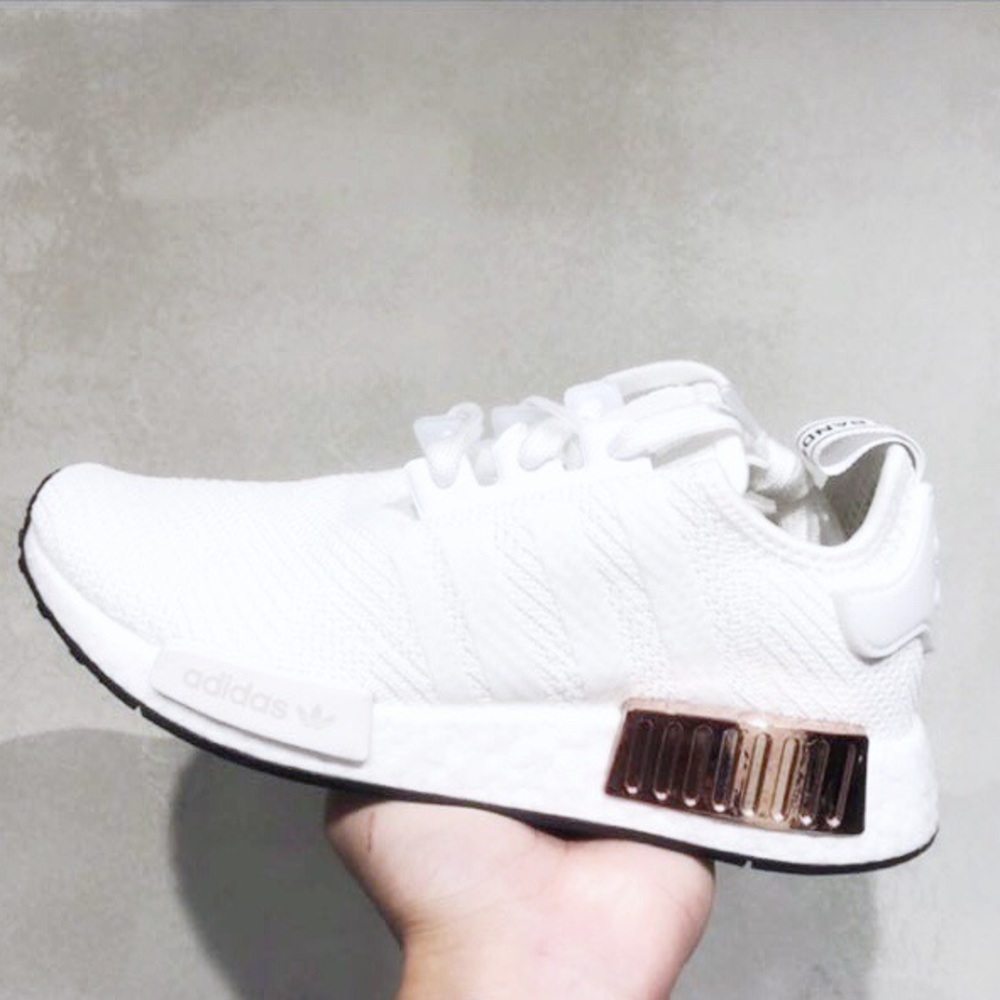 LAST☝️🤍 WMNS NMD SNEAKERS WHITE METALLIC Adidas